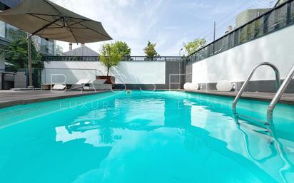 Swimming pool of House or chalet for sale in  Madrid Capital  with Air Conditioner, Terrace and Swimming Pool