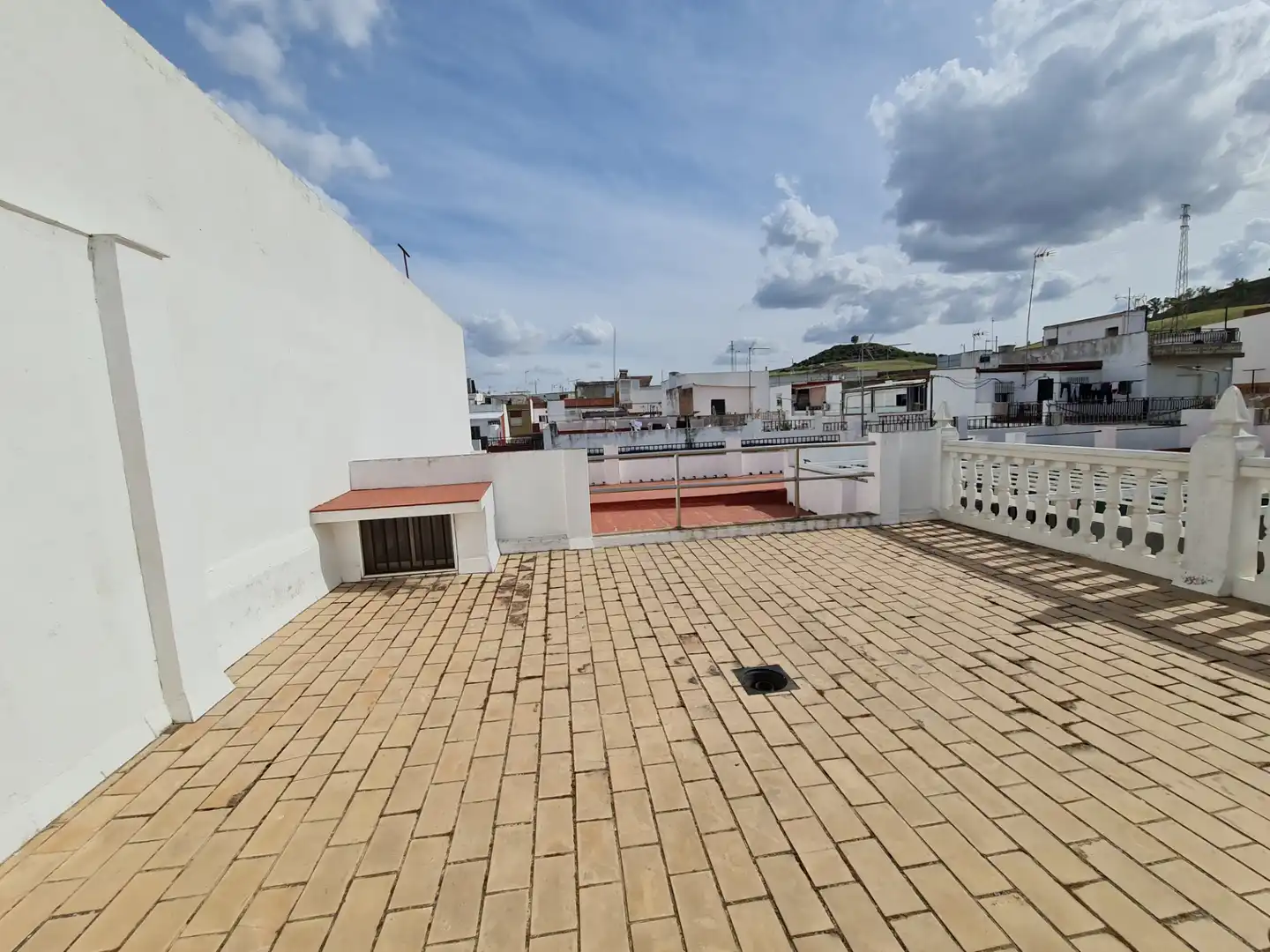 Exterior view of Houses for sale in Camas  with Air Conditioner, Terrace and Storage room