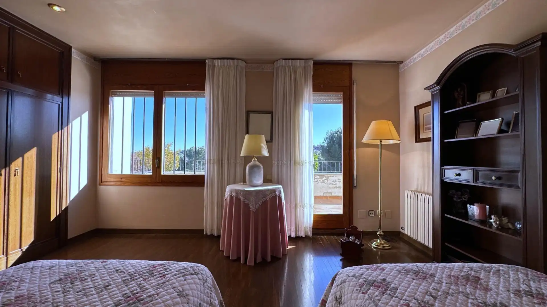 Bedroom of Houses for sale in Sant Cugat del Vallès  with Heating, Private garden and Parquet flooring