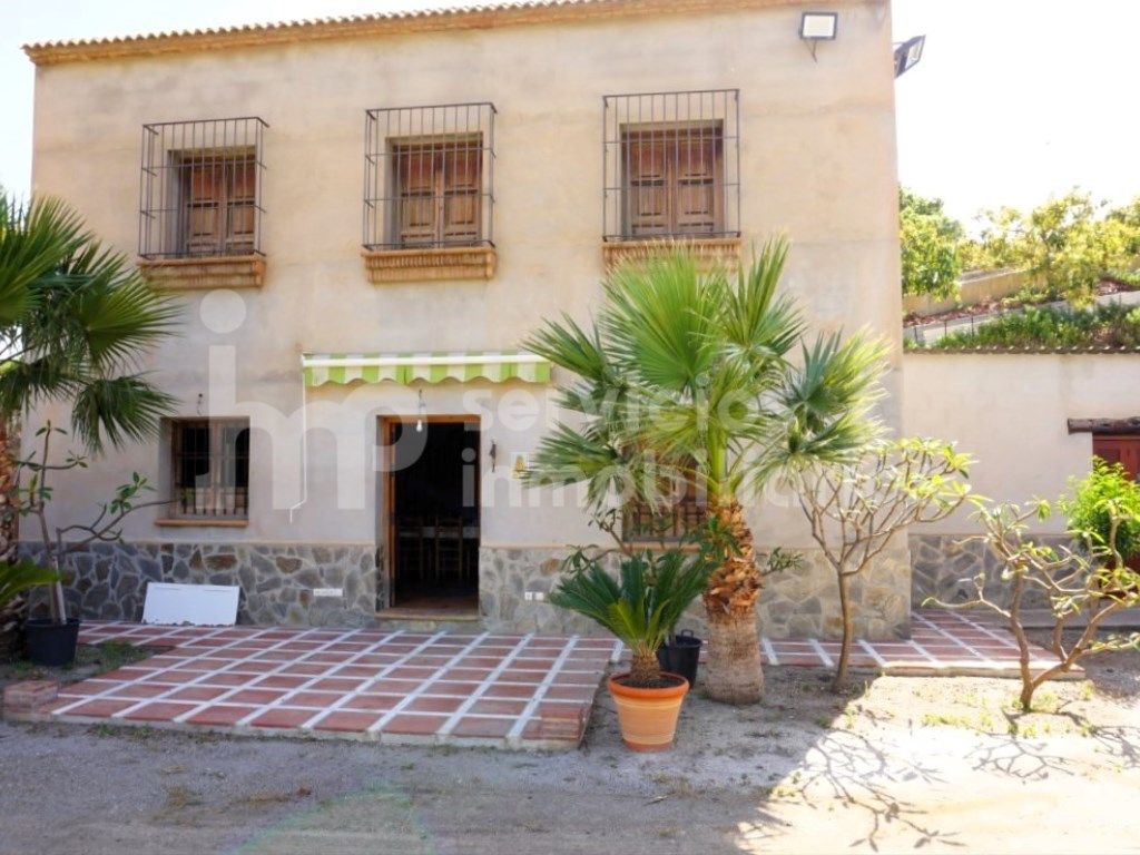 Vista exterior de Finca rústica en venda en Arenas amb Traster