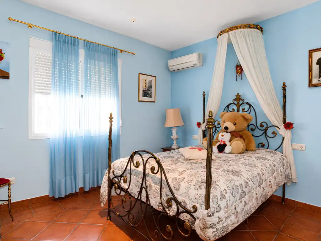 Dormitori de Casa o xalet en venda en Mijas amb Aire condicionat, Calefacció i Jardí privat