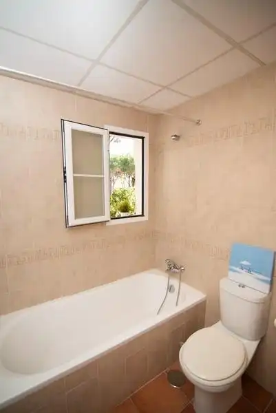 Baño de Casa o chalet en venta en Chiclana de la Frontera con Aire acondicionado, Jardín privado y Trastero