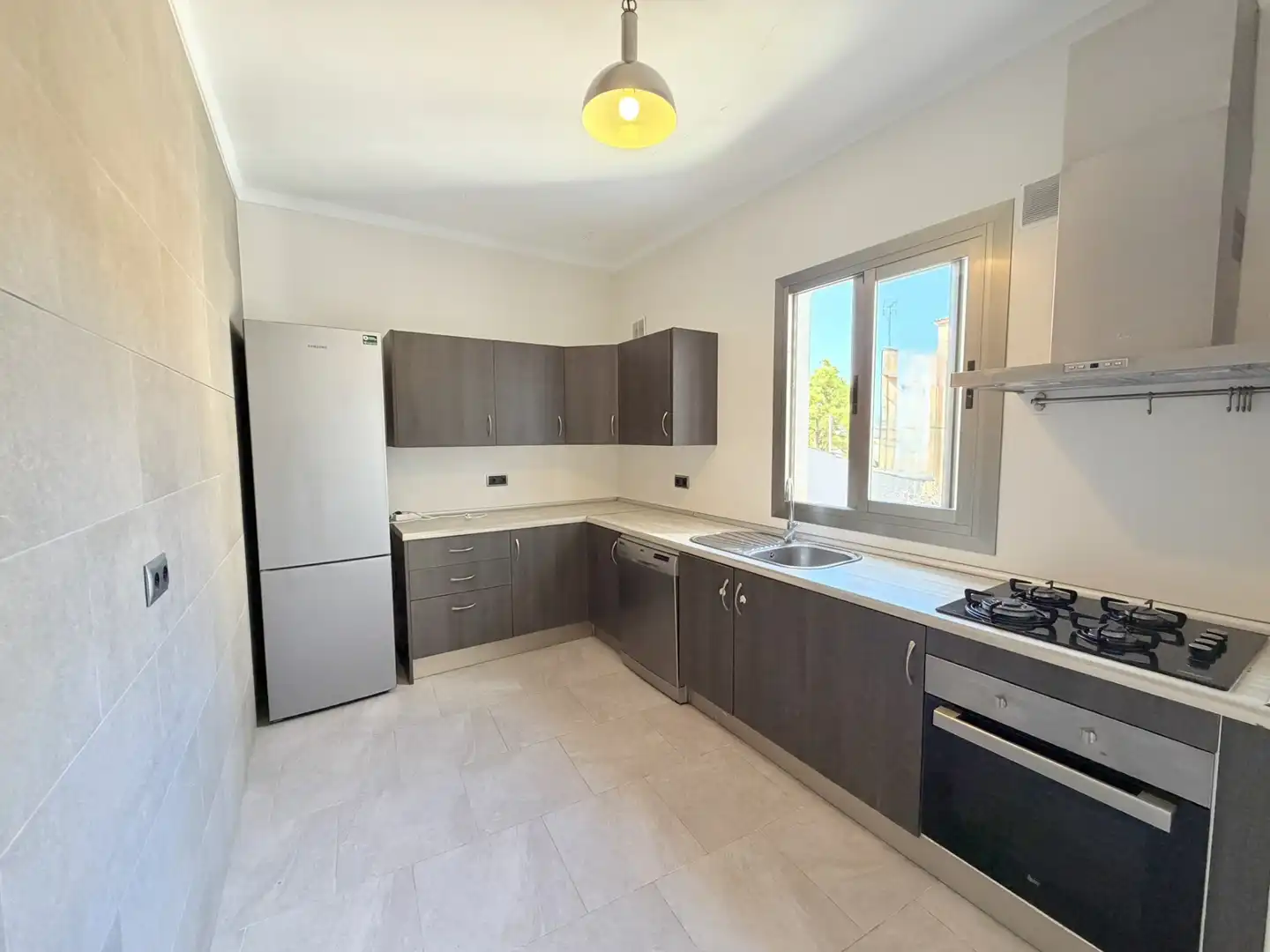 Kitchen of Flat for rent in  Palma de Mallorca  with Oven and Washing machine