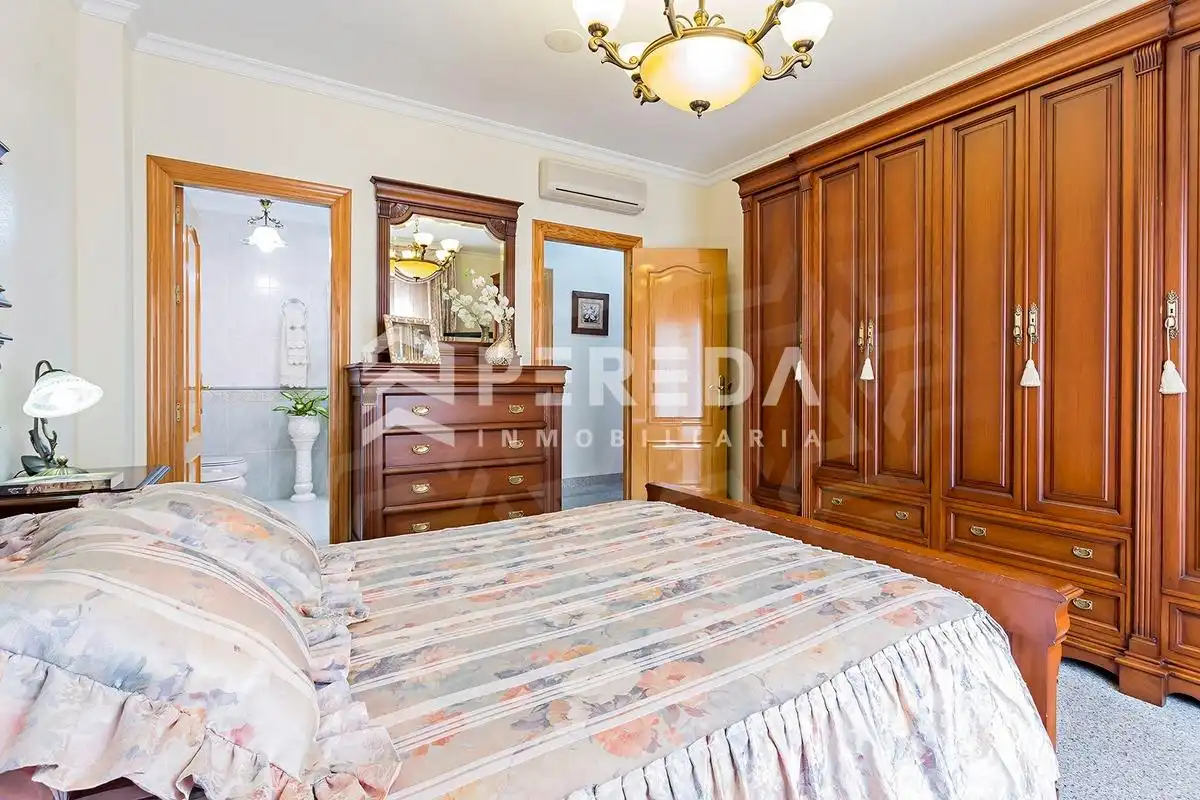 Habitación de Casa adosada en venta en Roquetas de Mar con Aire acondicionado, Jardín privado y Terraza