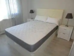 Habitación de Piso de alquiler en Gijón  con Calefacción, Parquet y Amueblado