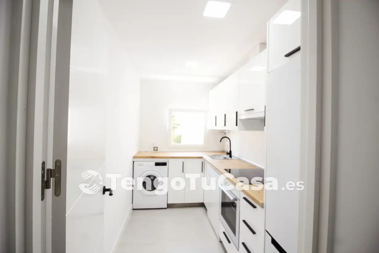 Kitchen of Flat for sale in Madrid  with Air Conditioner, Heating and Parquet flooring