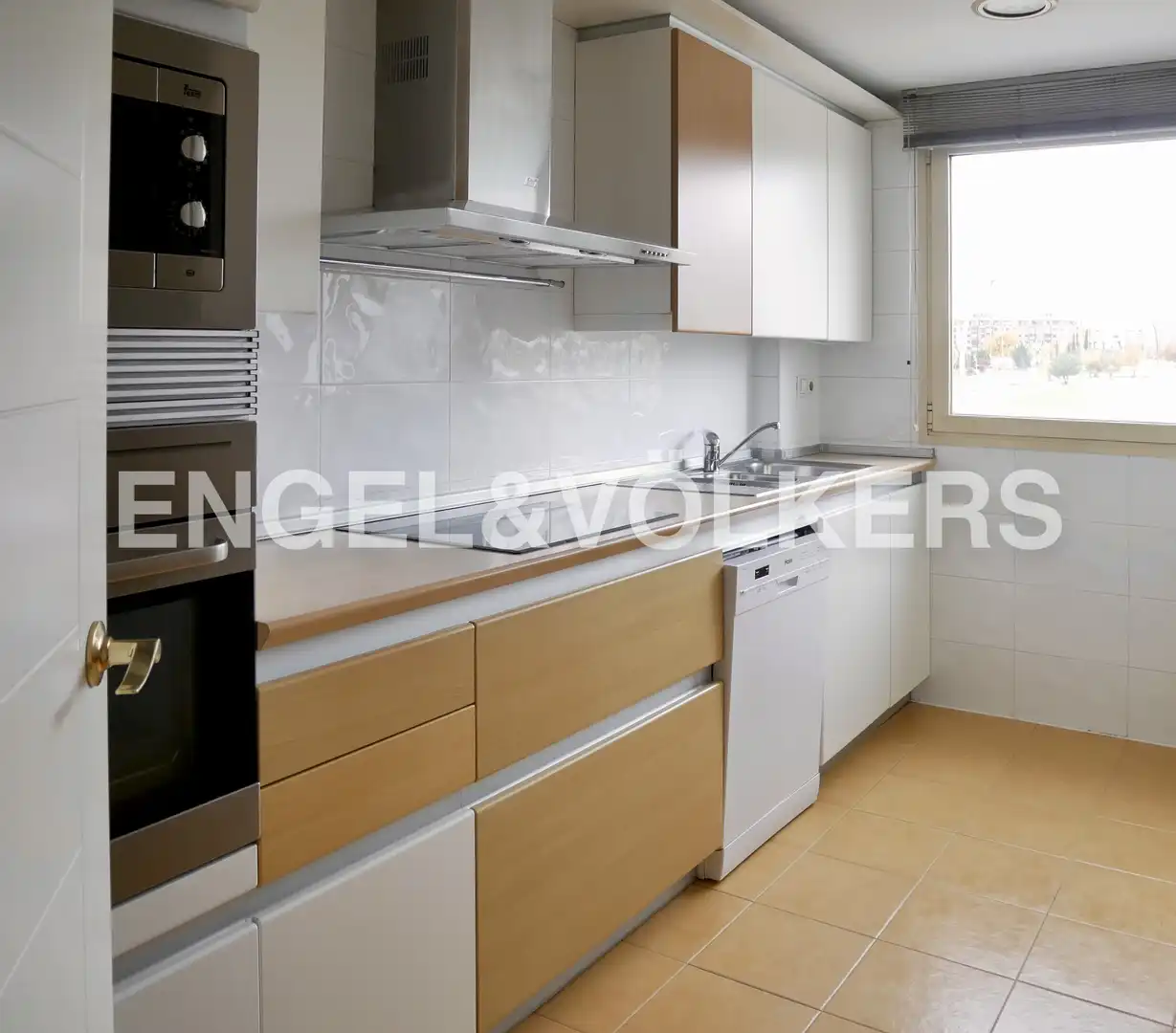 Kitchen of Flat for sale in Madrid  with Air Conditioner, Heating and Swimming Pool
