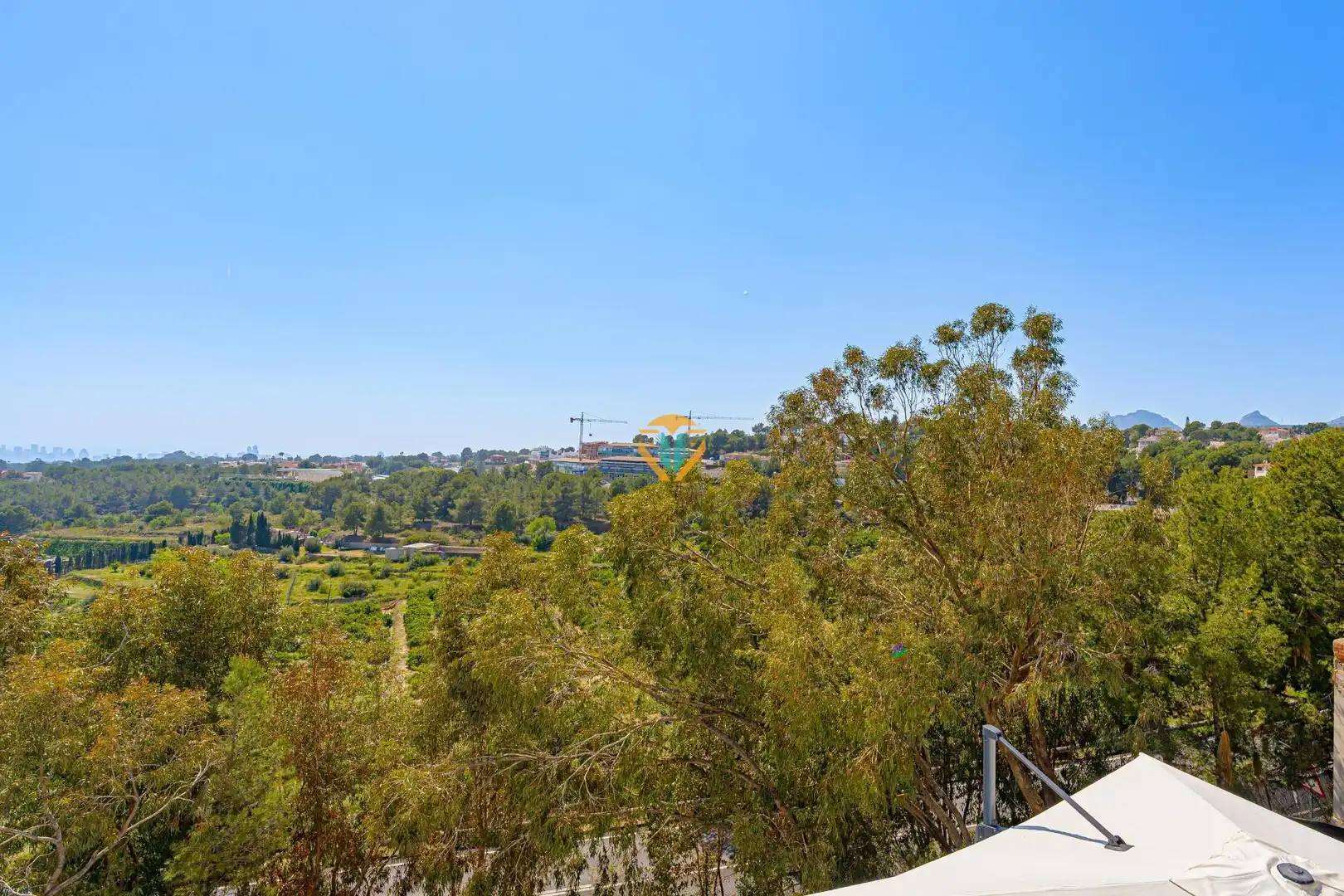 Vista exterior de Casa o chalet en venta en La Nucia con Aire acondicionado, Jardín privado y Terraza