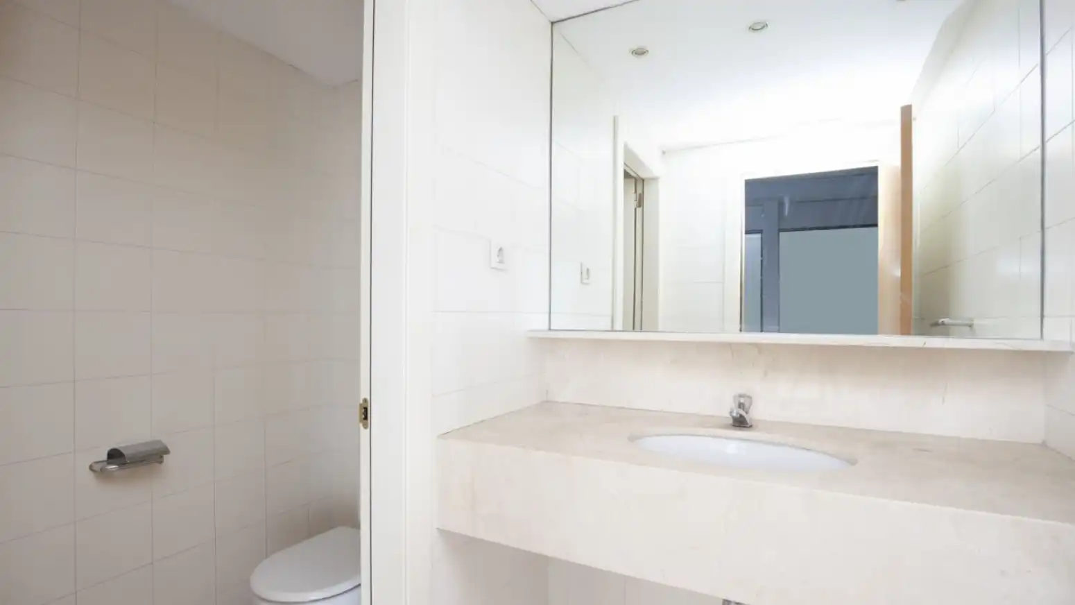 Badezimmer von Geschaftsraum zur Miete in Horta - Guinardó
