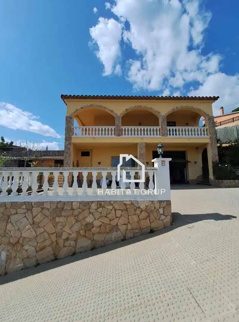Casa con piscina en venta en Lloret Verd - Els Pinars, imagen 3