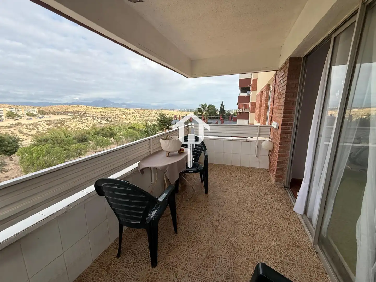 Terraza de Piso en venta en Alicante / Alacant con Terraza, Trastero y Balcón