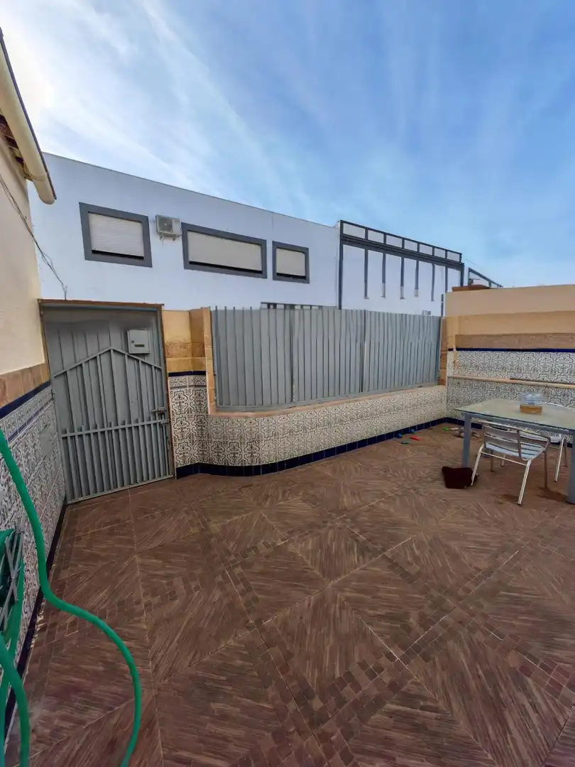 Terrasse von Einfamilien-Reihenhaus zum Verkauf in Los Santos de Maimona mit Klimaanlage und Terrasse