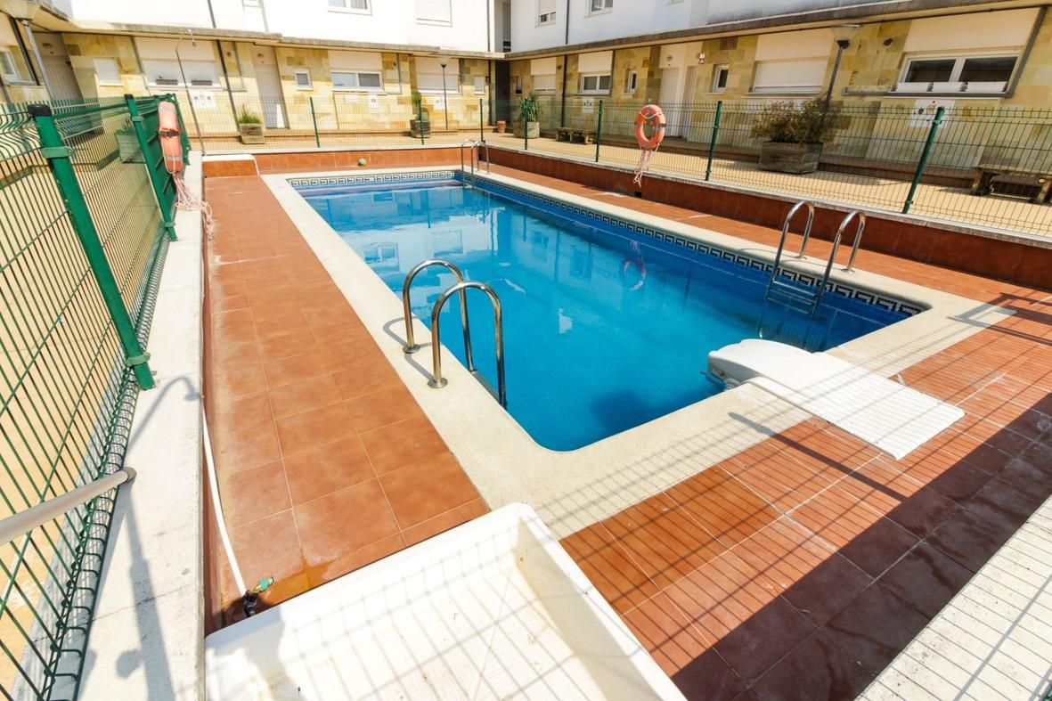 Piscina de Casa adosada en venda en Miengo amb Calefacció, Jardí privat i Terrassa