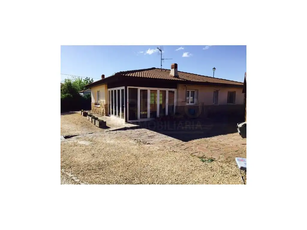 Außenansicht von Haus oder Chalet zum Verkauf in Huércanos mit Privatgarten und Balkon