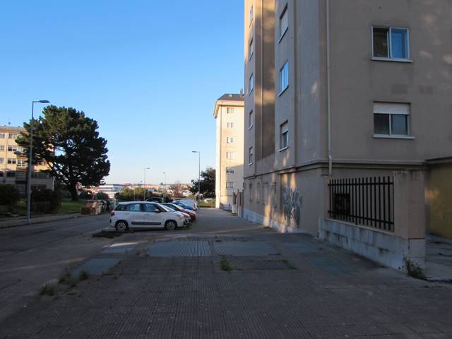 Local comercial en Venta en Calle Exército Español, 6 en Caranza