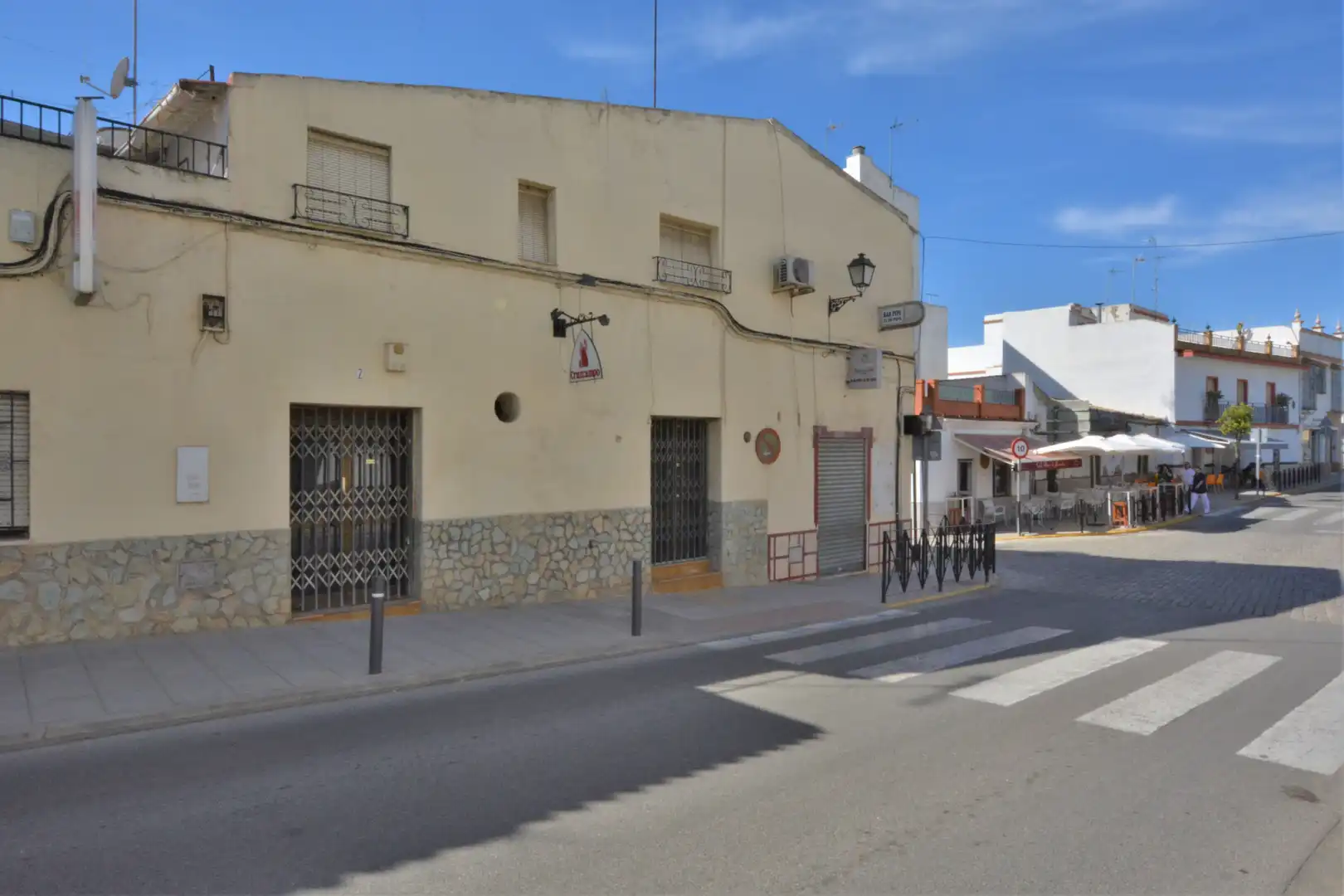 Vista exterior de Casa o chalet en venta en Sanlúcar la Mayor con Aire acondicionado, Calefacción y Trastero