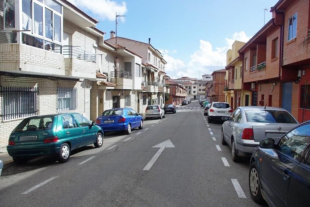 Exterior view of Single-family semi-detached for sale in Coria  with Private garden and Balcony