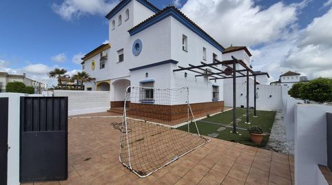 Foto 2 de Casa adosada de alquiler en Calle Orden de Los Templarios, Gines, Sevilla