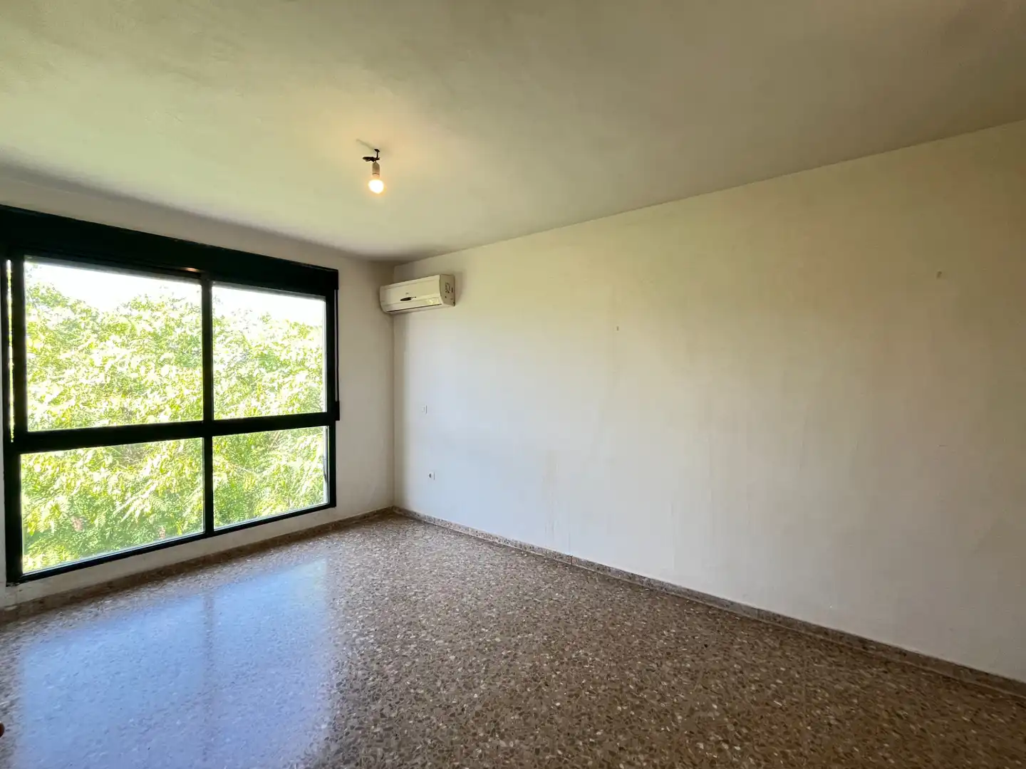 Balcony of Flat for sale in Faura  with Air Conditioner and Oven
