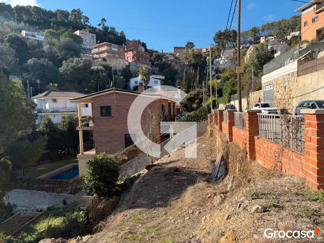 Terreno residencial en Venta en CL APEL.LES MESTRES en Santa Coloma de Cervelló