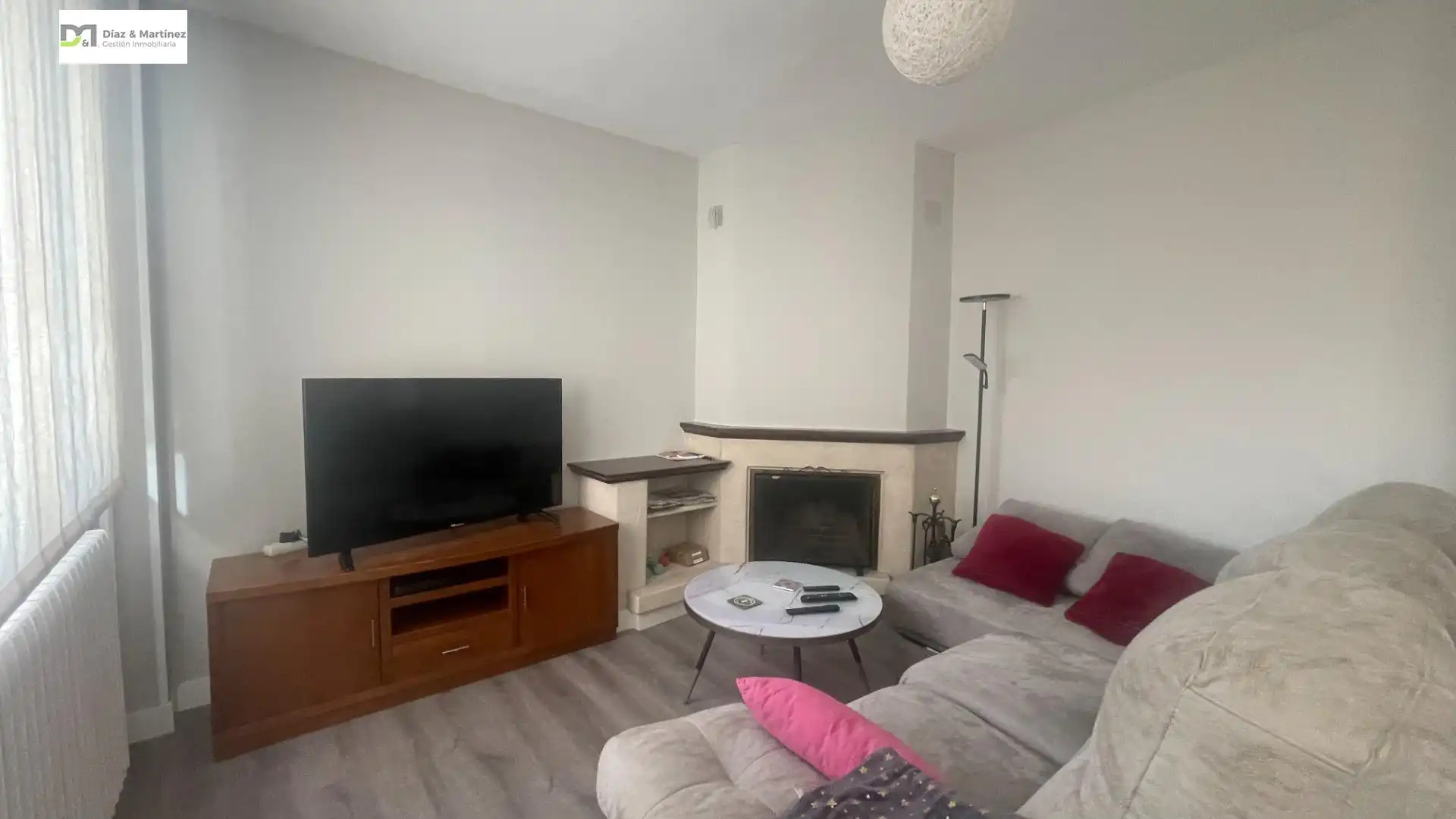 Sala de estar de Dúplex en venta en León Capital  con Calefacción y Parquet