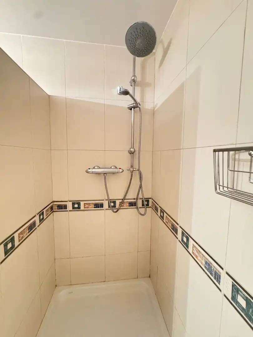 Baño de Piso de alquiler en Alicante / Alacant con Aire acondicionado