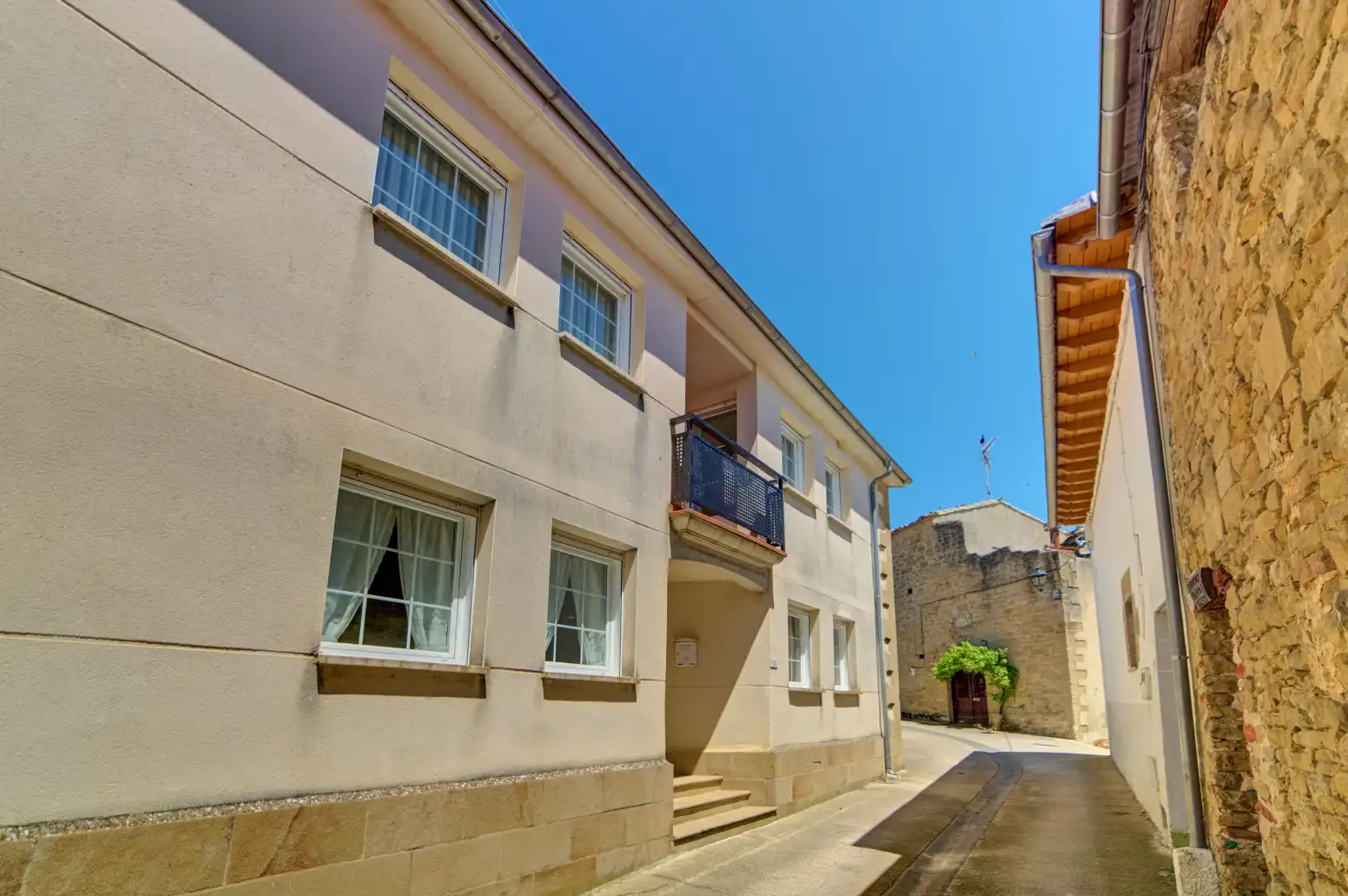 Vista exterior de Casa o xalet en venda en Valle de Yerri / Deierri amb Calefacció, Terrassa i Traster