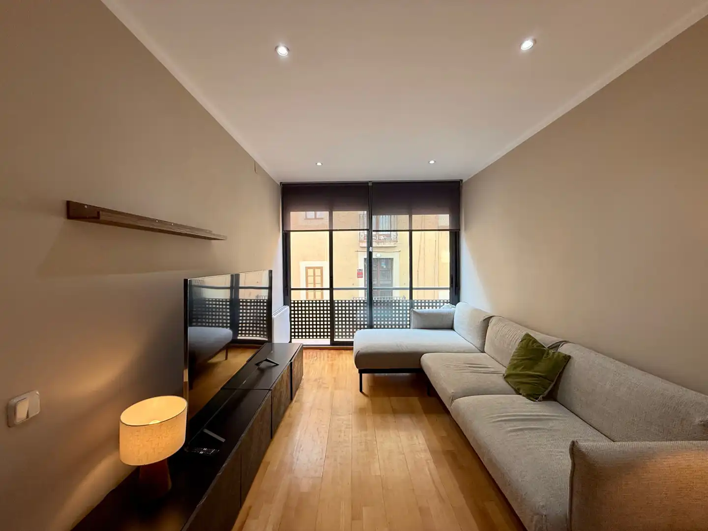 Sala d'estar de Pis en venda en Barcelona amb Calefacció, Parquet i Forn