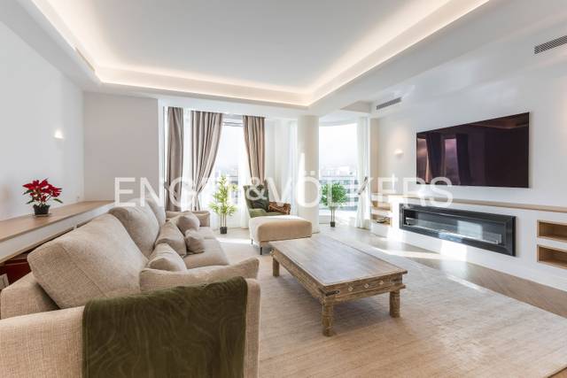 Piso en Venta en Cuatro Caminos - Azca