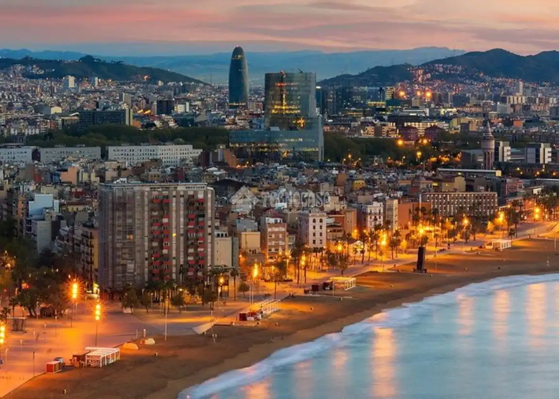 Vista exterior de Piso en venta en Barcelona con Parquet