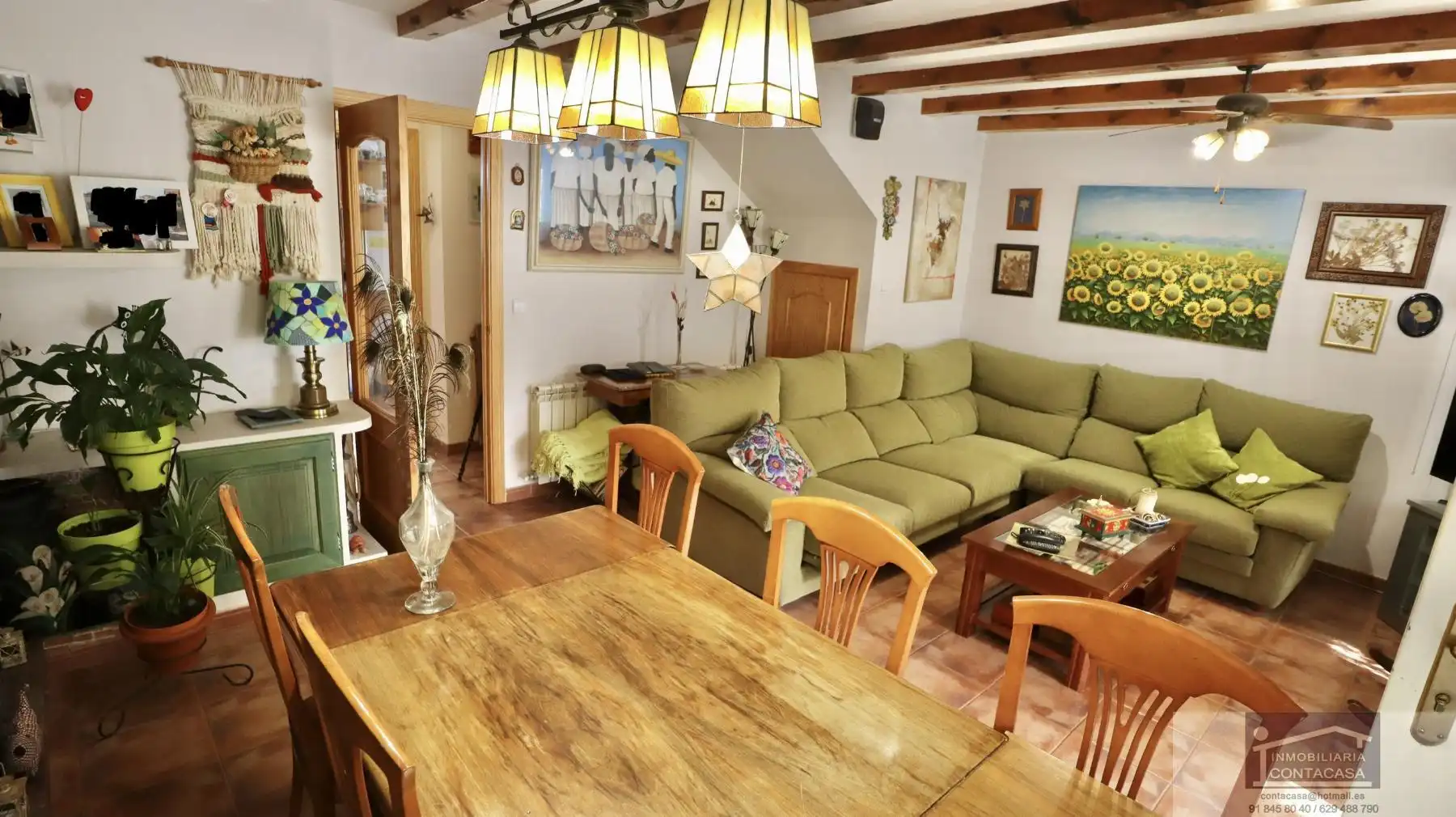 Sala d'estar de Casa o xalet en venda en Miraflores de la Sierra amb Calefacció, Terrassa i Traster