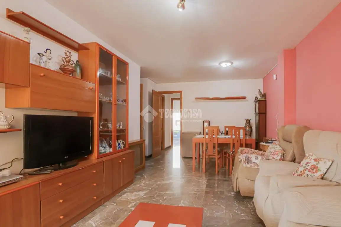 Sala de estar de Piso en venta en Rubí con Calefacción, Parquet y Amueblado