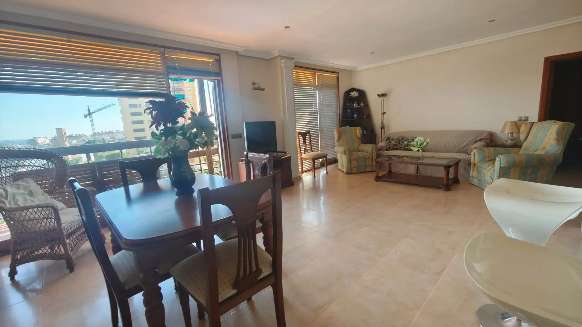 Sala d'estar de Pis en venda en Roquetas de Mar amb Aire condicionat, Terrassa i Traster