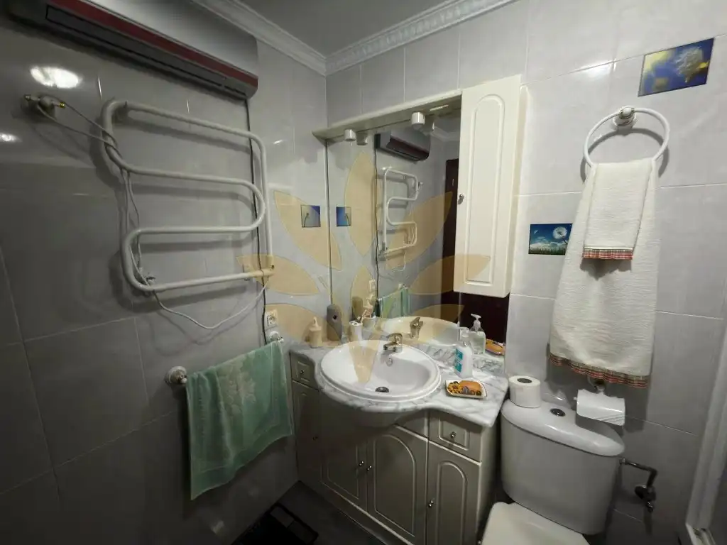 Badezimmer von Einfamilien-Reihenhaus zum Verkauf in Cáceres