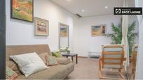 Living room of Flat to rent in  Madrid Capital  with Air Conditioner, Heating and Furnished