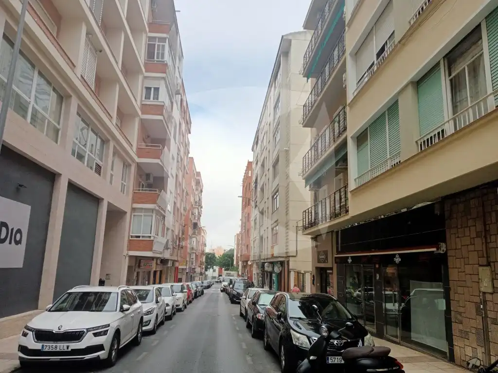 Office space with lift to rent in Calle Rafael Lucenqui, imagen 18