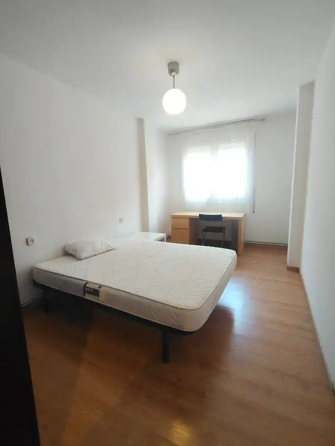 Schlafzimmer von Wohnung zur Miete in Lleida mit Heizung, Möbliert und Ofen