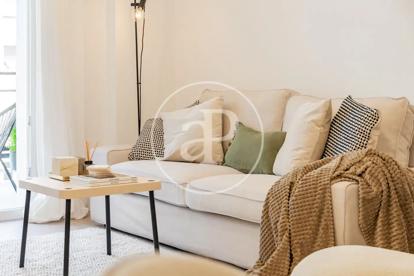 Living room of Flat for sale in Madrid  with Air Conditioner, Heating and Terrace