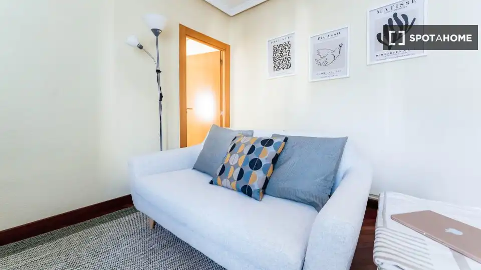 Sala de estar de Piso para compartir en Valladolid con Aire acondicionado, Calefacción y Amueblado