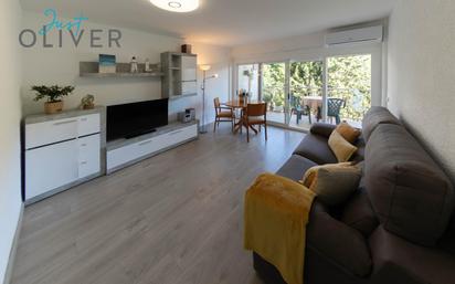 Living room of Flat for sale in Salou  with Parquet flooring, Terrace and Community pool