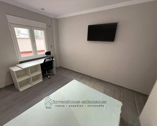 Bedroom of Flat to rent in Salamanca Capital  with Heating and Furnished
