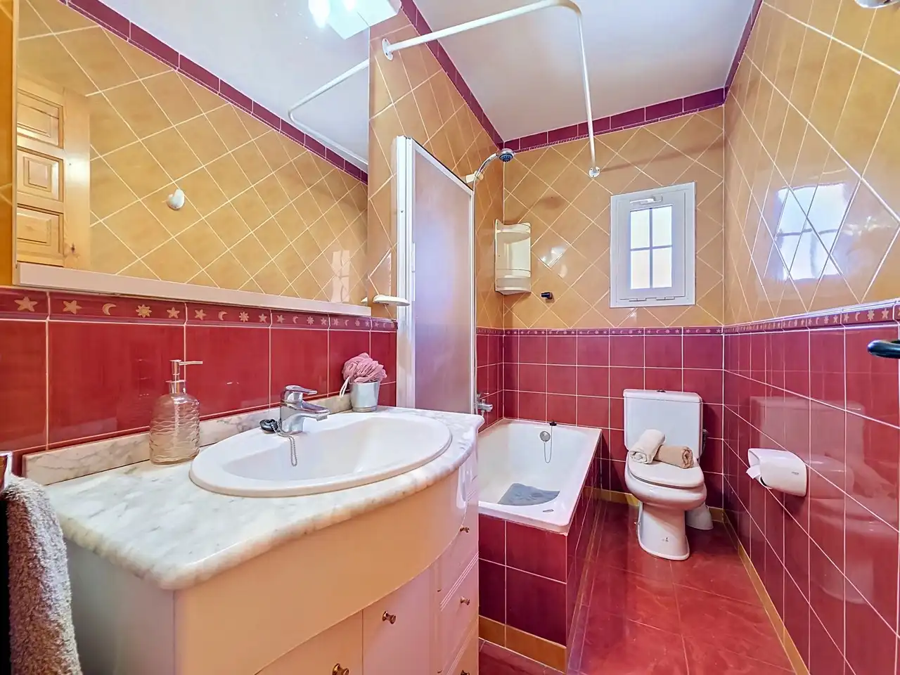 Bathroom of Apartments for sale in Dénia  with Furnished, Oven and Washing machine