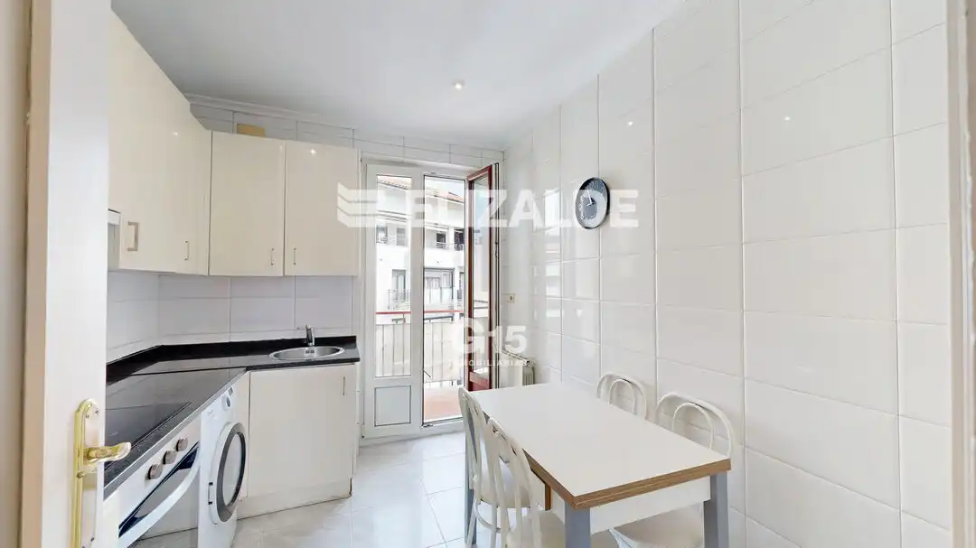 Cocina de Piso en venta en Errenteria con Calefacción, Jardín privado y Balcón