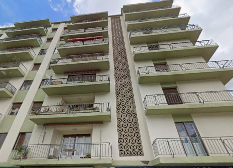 Exterior view of Flat for sale in Figueres