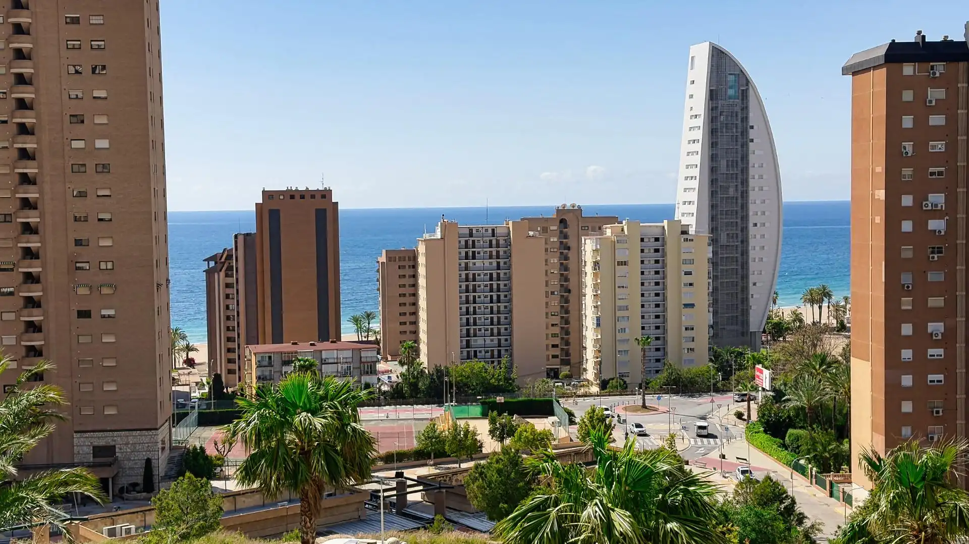 Vista exterior de Pis en venda en Benidorm amb Aire condicionat, Jardí privat i Terrassa