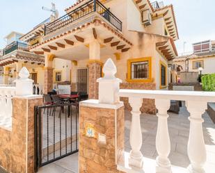 Jardí de Casa adosada en venda en Orihuela amb Aire condicionat, Terrassa i Traster
