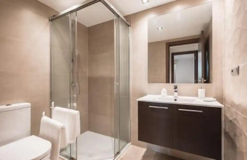 Bathroom of Apartments for rent in Marbella  with Air Conditioner, Terrace and Swimming Pool