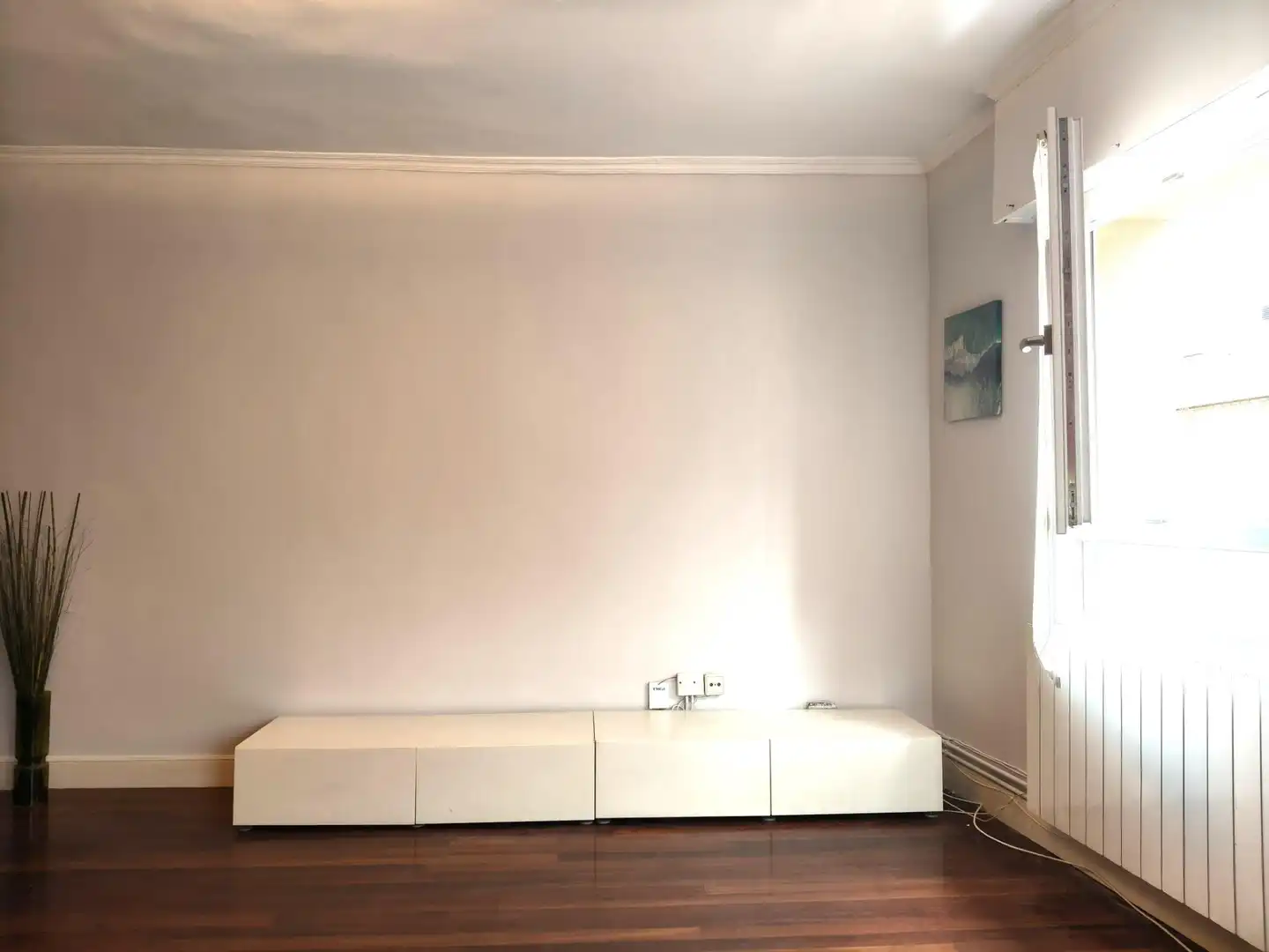 Living room of Flat for sale in Bilbao   with Heating, Terrace and Furnished