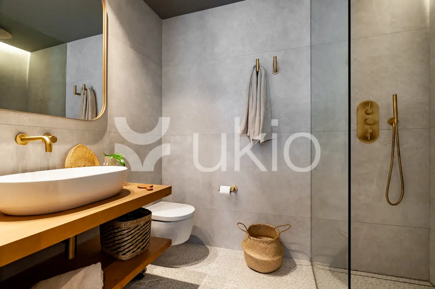Baño de Apartamento de alquiler en Barcelona con Aire acondicionado, Calefacción y Amueblado