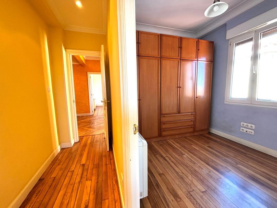 Dormitori de Pis en venda en Getxo  amb Calefacció i Traster